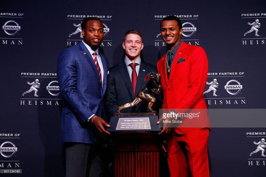 NEW YORK, NY - DECEMBER 13:  The Heisman Trophy sits on a stand before a press conference at the New York Marriott Marquis on December 13, 2014 in New York City.  (Photo by Alex Goodlett/Getty Images)