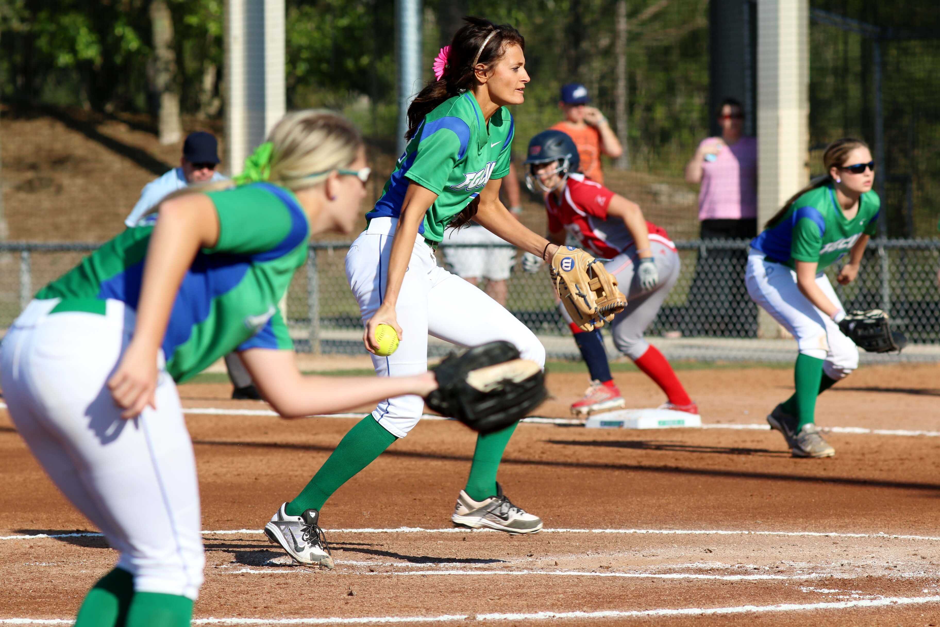 FGCU softball ends win streak after losses to Ball State and Notre Dame