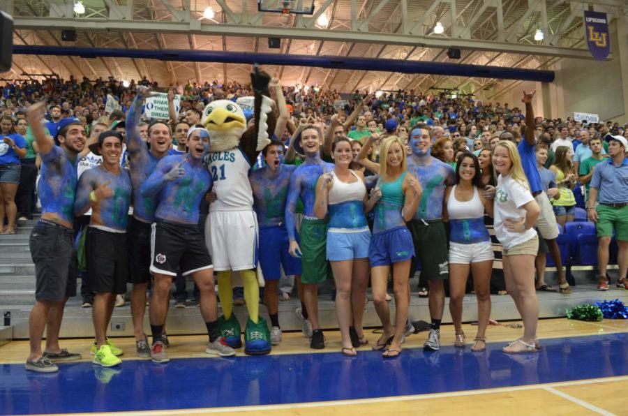 A crowd of more than 3,000 people including students and community members filled the stands during the FGCU pep rally. (EN Photo / Andrew Friedgen)