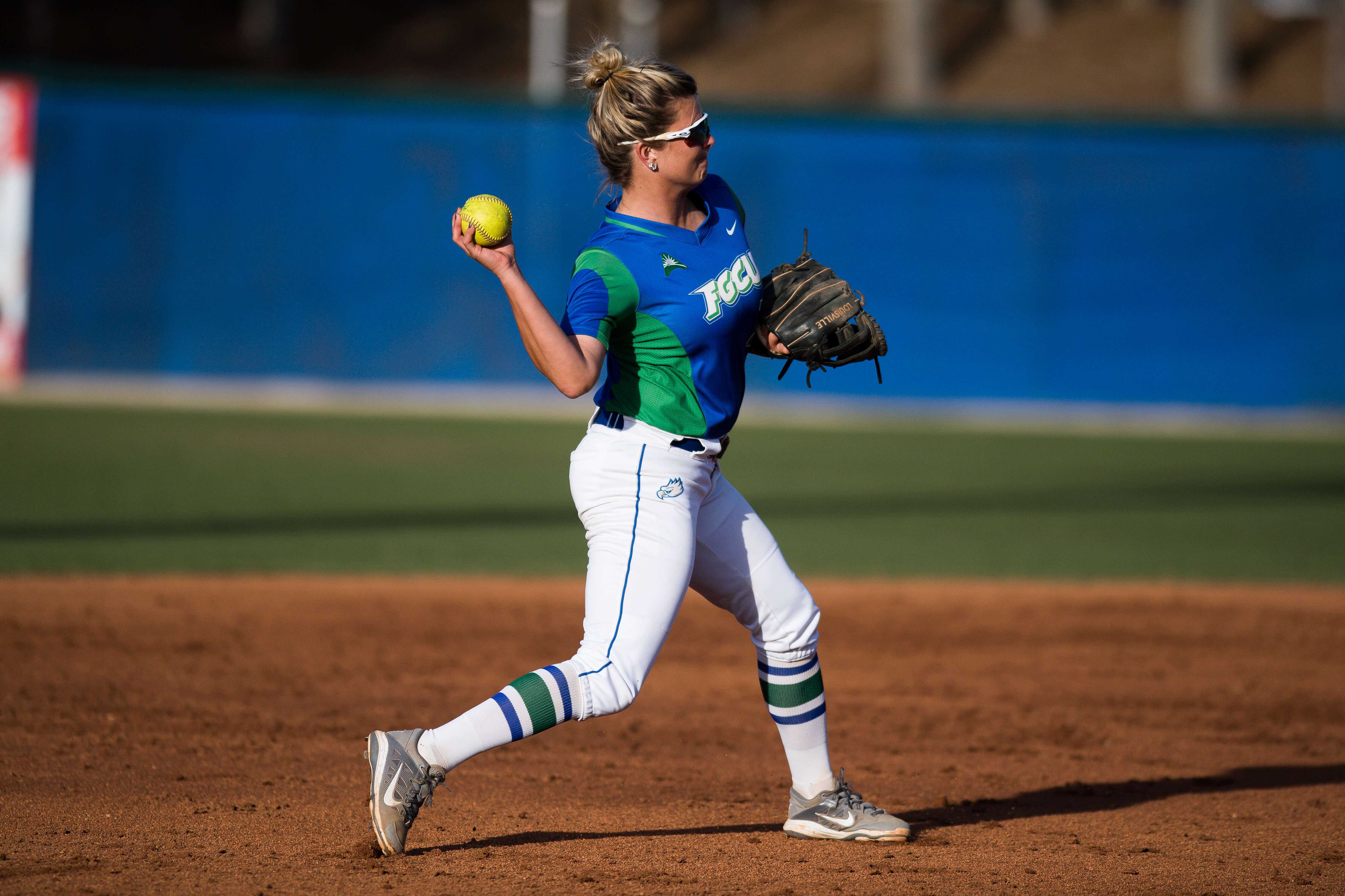 FGCU softball goes 1-3 with play against #1 Florida State and Canisius ...