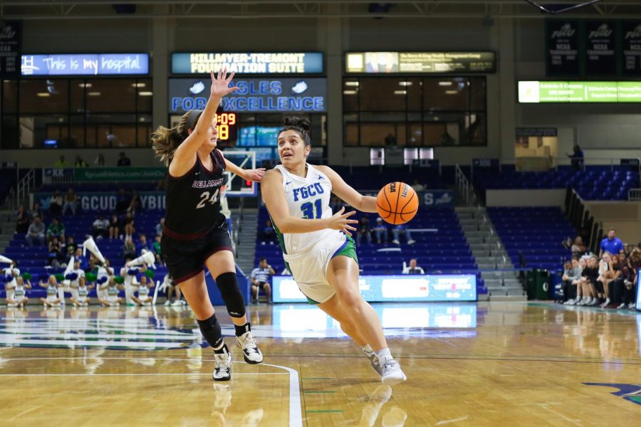 Guard Milan Schimmel (31) on her way to the hoop. Womens basketball won 86-44 against Bellarmine Saturday January 28th, 2023. 