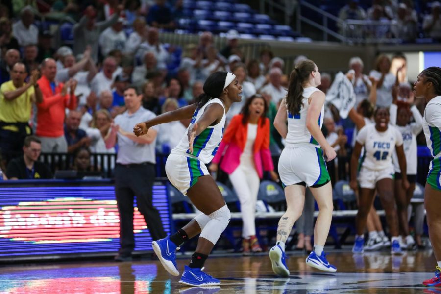 The+FGCU+womens+basketball+team+celebrates+after+Sha+Carter+%2820%29+shot+a+layup+during+Wednesdays+ASUN+Semifinal+game+against+Austin+Peay.+The+Eagles+beat+the+Governors+and+will+advance+to+the+ASUN+Championship+game+against+Liberty+University%2C+Saturday+March+11%2C+2023.+