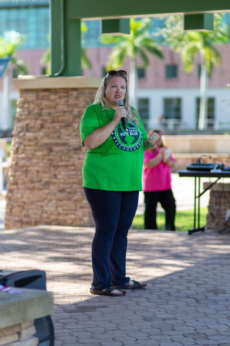 Dr. Cindy Banyai introduced the sponsors of the event. 