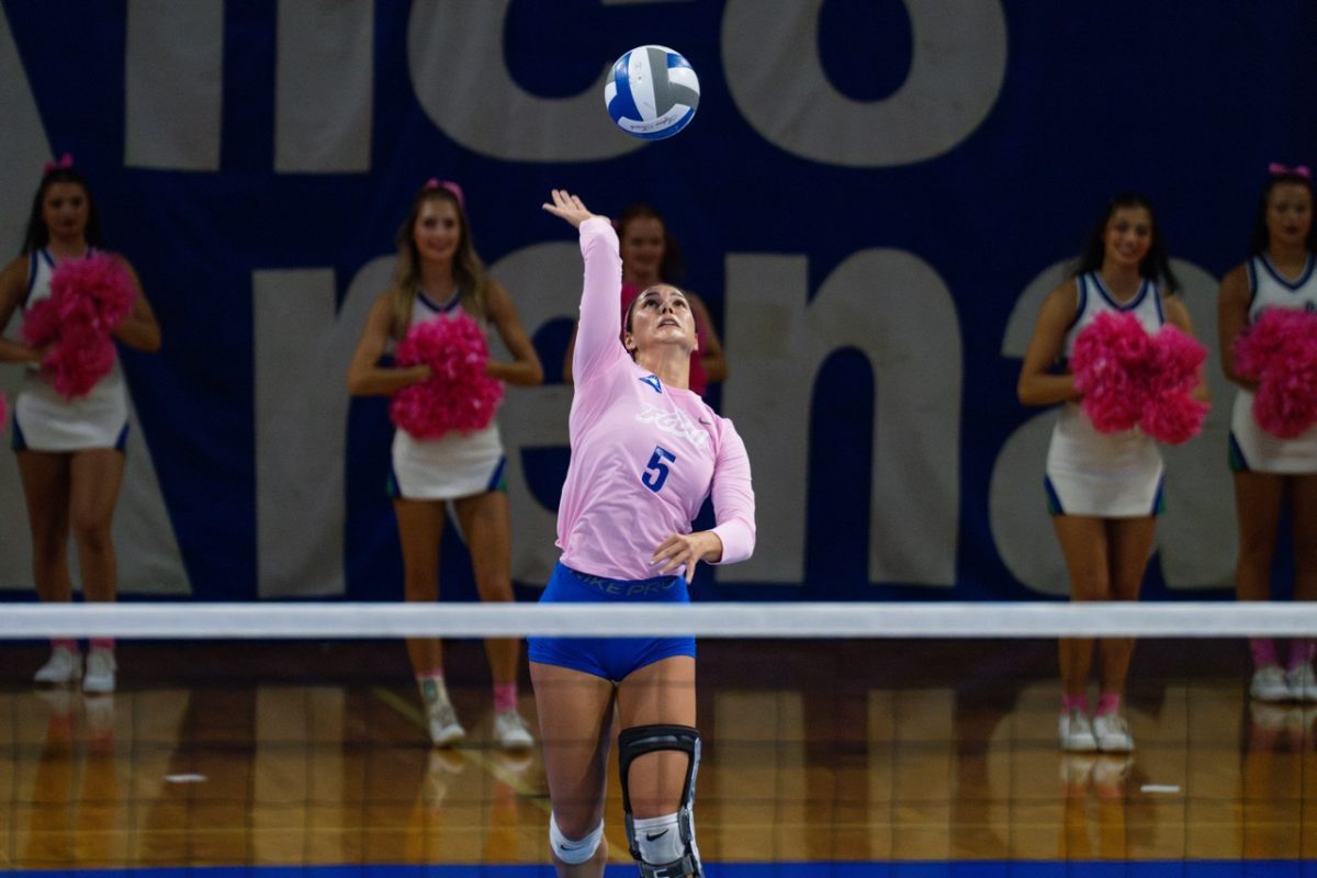 Volleyball Still Undefeated in the ASUN With Two Sweeps at Home