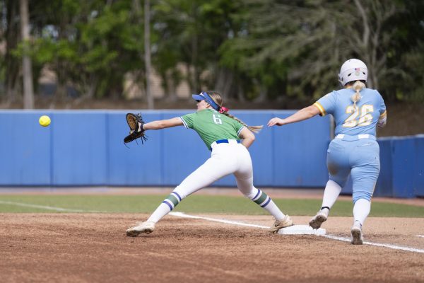 Softball Stumbles Out of the Gate With 1-5 Record in FGCU Kickoff Classic